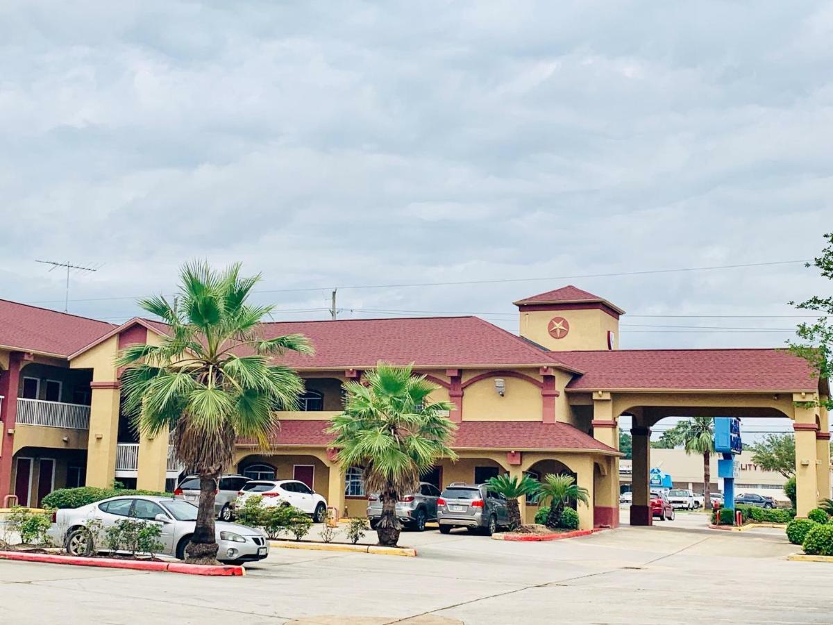 Camelot Inn & Suites Хьюстон Экстерьер фото